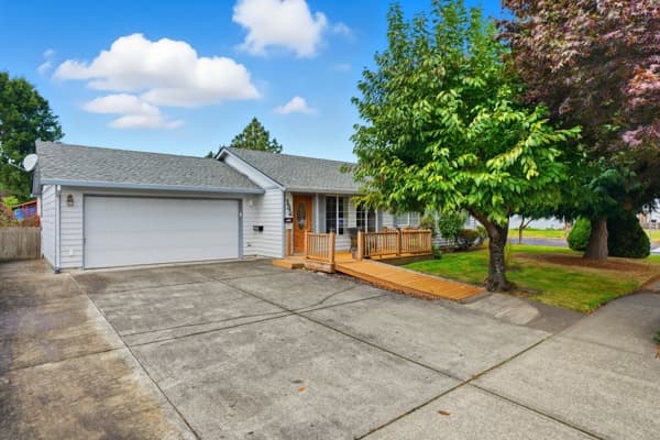 132 Penny Ln, Kelso, WA 98626, USA