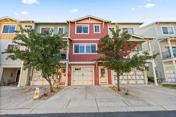 241 Cherry Bark Ln, Medford, OR 97501, USA