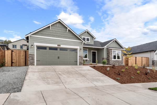 2752 Pronghorn Ln, Medford, OR 97504, USA