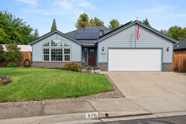 570 Bachand Cir, Central Point, OR 97502, USA