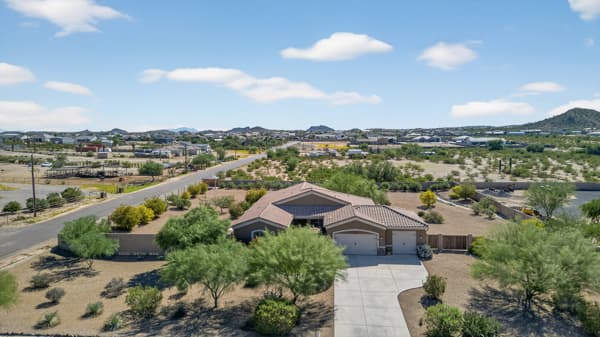 1913 W. Laurie Lane, San Tan Valley, AZ 85144