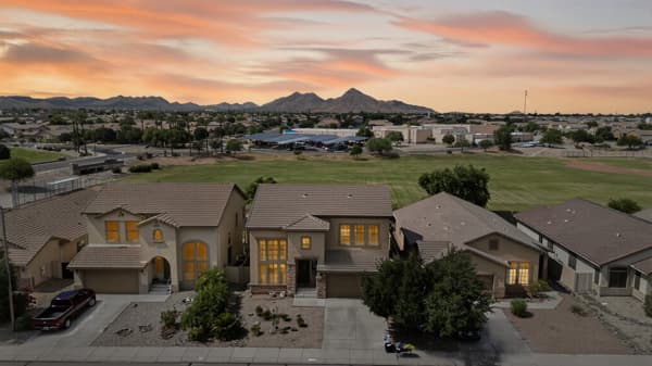 33732 N Sandstone Dr, San Tan Valley, AZ 85143, USA